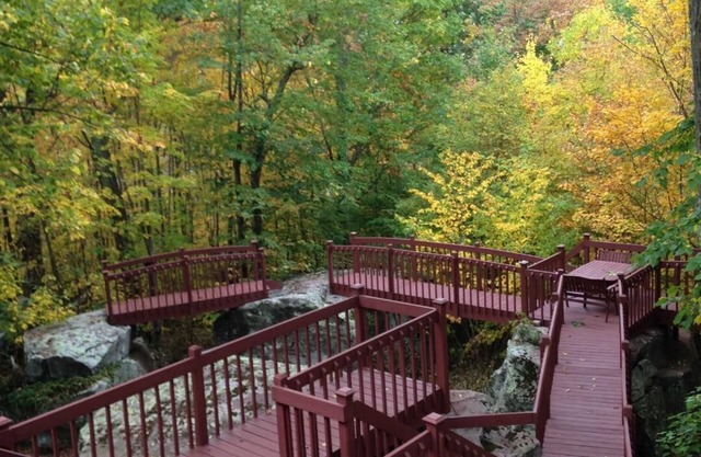 4000 sq. ft. With EXTRA LARGE BRAND NEW HOT TUB. Directly across from Ski Resort