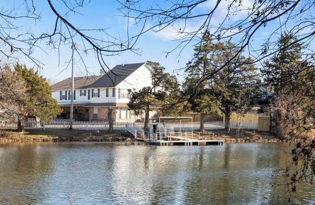 4000 sqft Lakefront Retreat | 15 Mins to OKC State Fair | Private Hot Tub | #NH