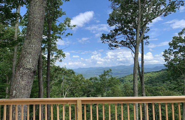 4000ft Elevation w Miles of Views from Angel Ridge with Hot Tub & Expansive Deck