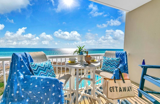 413 | Luxe Beach Vacation + Renovated + Free Beach Service!