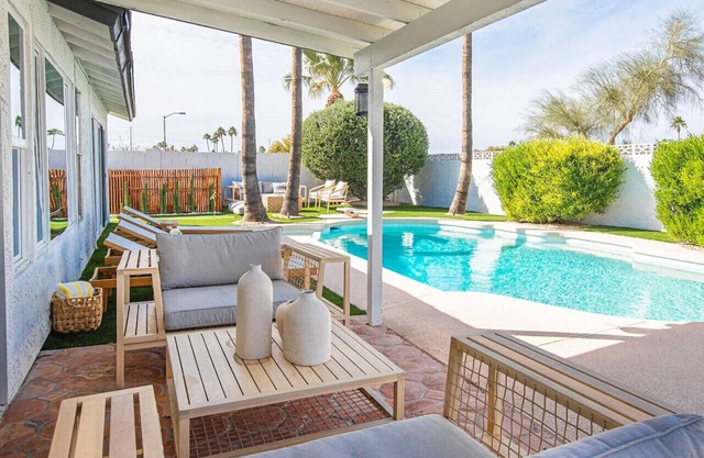 4B mountain view villa w/heated pool & games