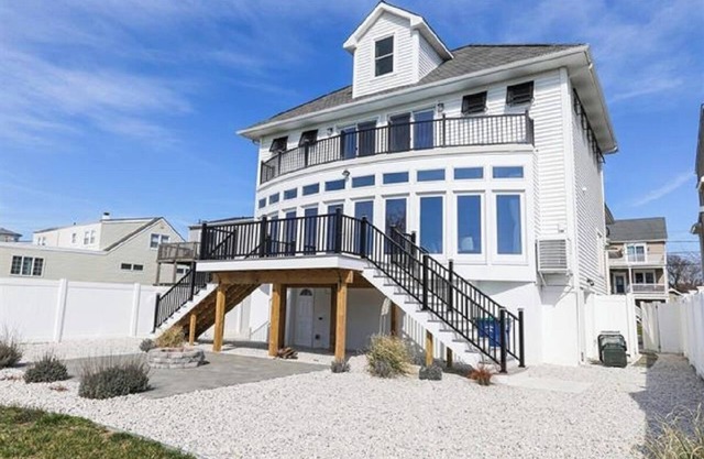 4BD, 4.5 baths, Brigantine home on Golf Course, AC and WiFi , Gorgeous Views