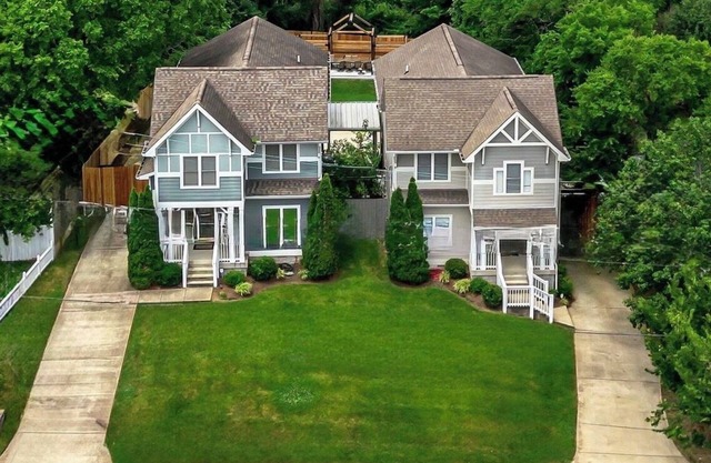 4BR/3BA Modern House w/Dntn View, Fire Pit, HotTub