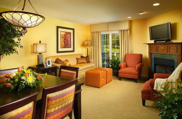 4BR/4BA, Sleeps up to 12. Vacation Village at Williamsburg