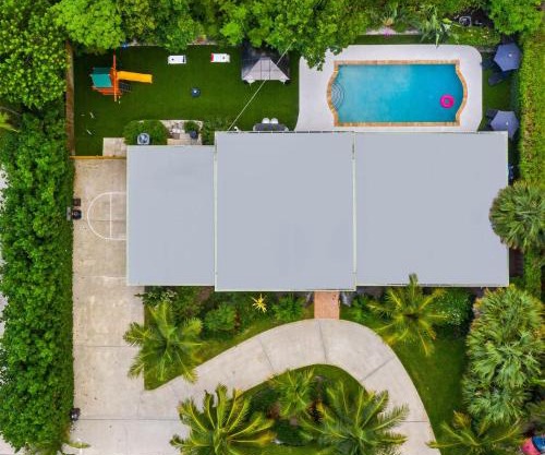 4BR Intracoastal Retreat with Pool Games & More