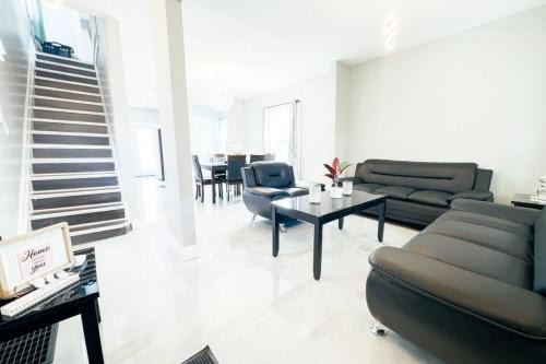 4BR Niagara Getaway-Prime Location