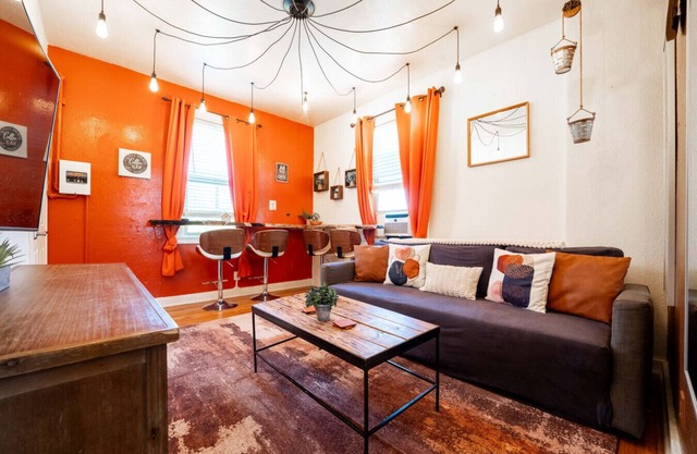 4BR Retreat w/Yard – Spring Bliss & Relaxation!