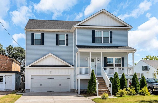 4BR Spacious Retreat Walk to Beach Pets OK