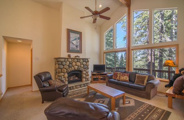 4br Tahoe Donner Family Home With Hot Tub