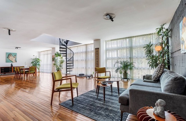 4BR Two-story Apartment Near Condesa