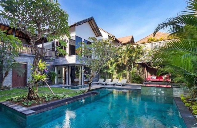4BR VILLA SEMINYAK DOUBLE SIX BEACH