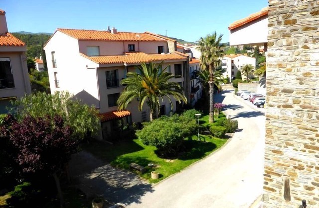 4PA109 - Apartment with swimming pool and parking