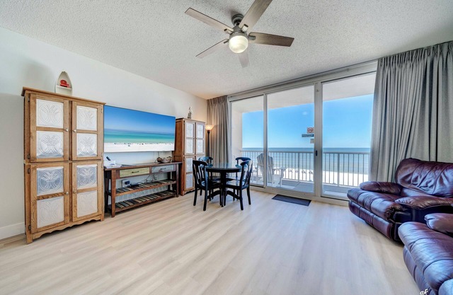 5%-10% off weekly:Majestic Condo W RESERVED PARKING and free beach chairs T1-305