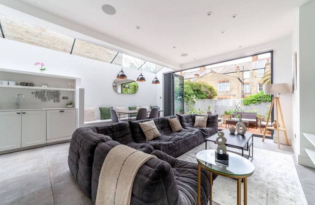 5 Bed Apartment in Clapham