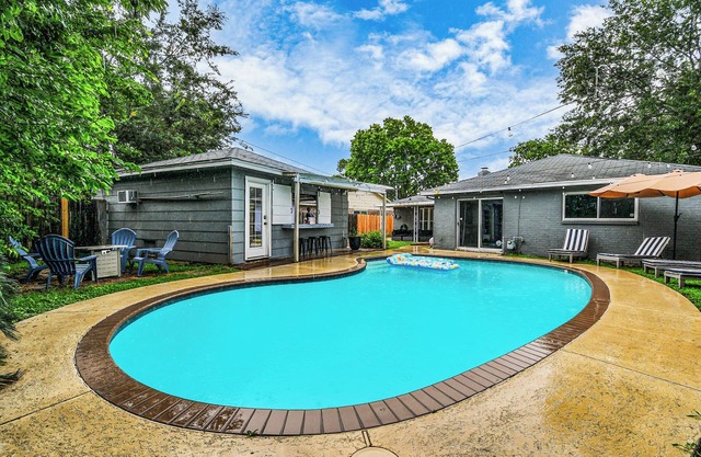 5 Bed Family Fun - Fun Pool - Cozy Fire Pit - Games Shed - Outdoor Move Night