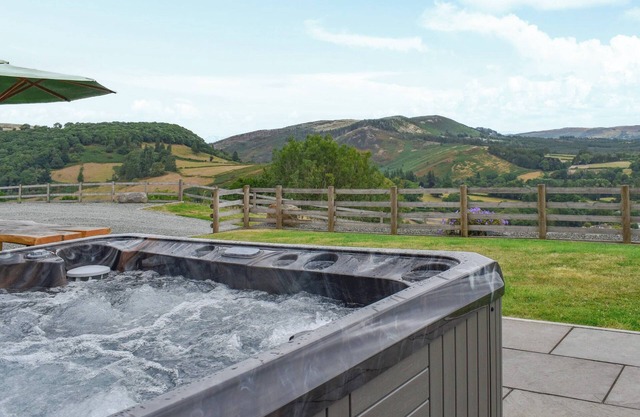 5 bedroom accommodation in Llanwrthwl, near Rhayader