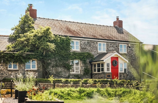 5 bedroom accommodation in Aberaeron