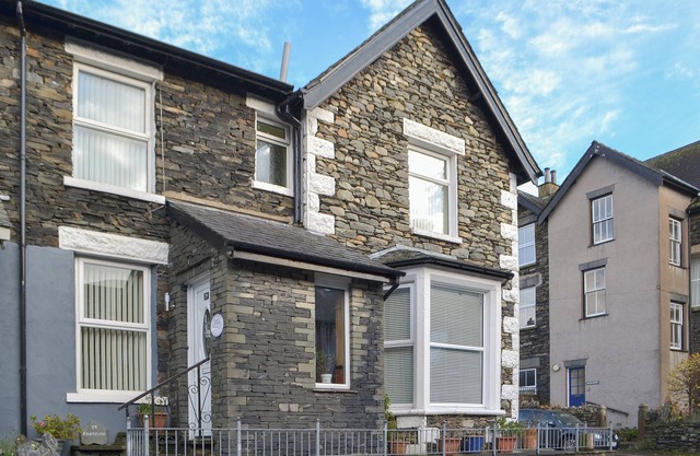 5 bedroom accommodation in Windermere