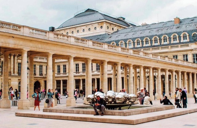 5 Bedroom apartment close to Louvre, Notre-Dame and Marais