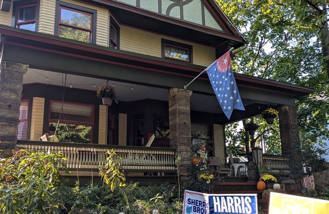 5 Bedroom - Beautiful Century Home Minutes from Downtown & Lake