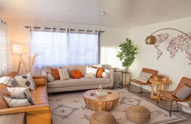 ✨5 Bedroom Home 8 mins to Joshua Tree Nat’l Park 🏜