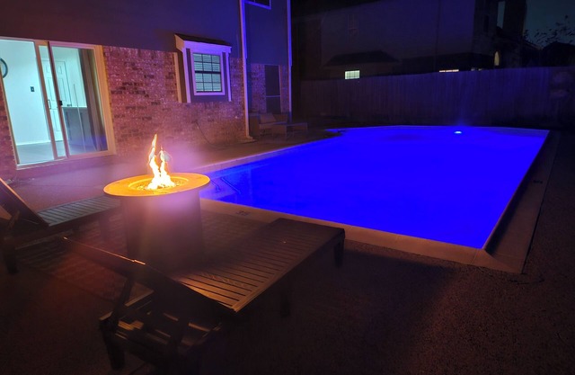 5-bedroom house with a private pool near Stadium and DFW