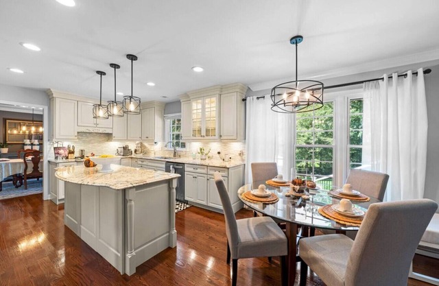 5 Bedroom Immaculate & Stylish Home in Quiet Area