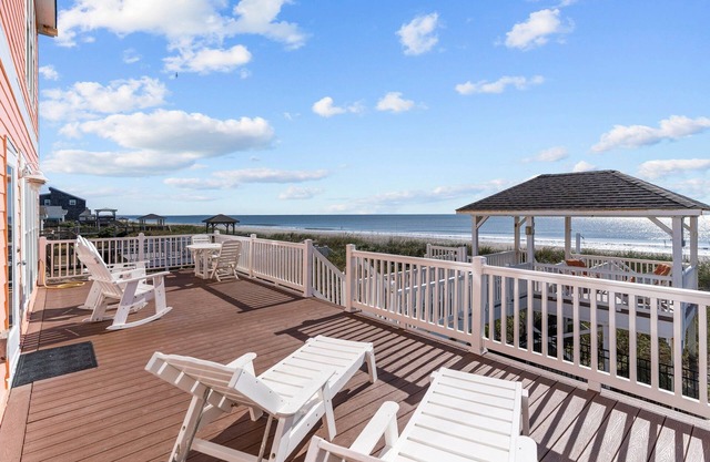 5 Bedroom Oceanfront home with private pool!