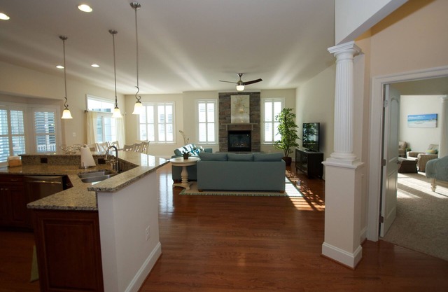 5 Br Home With Rec Room, Community Pool, Tennis, Close To Beach