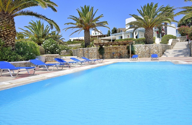 5* Infinite sea-view 4 BR private hot spa, proximity to 5 beaches