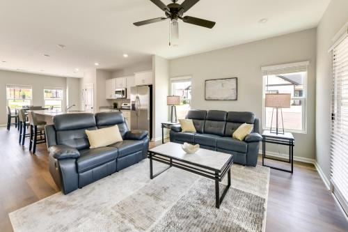 5 Mi to Auburn University Sleek Townhome with Patio