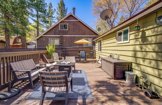 5 Mi to Big Bear Lake: Pet-Friendly Gem Near Hikes