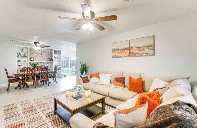 5 Mi to Museum of the Great Plains: Home w/Patio