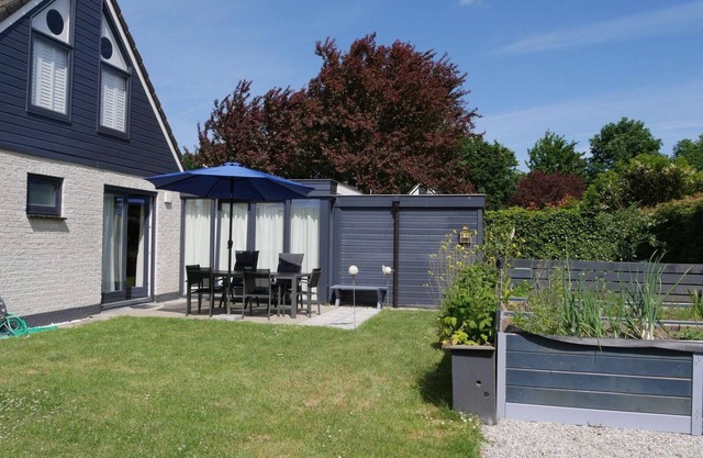 5-person detached holiday home in Oostkapelle