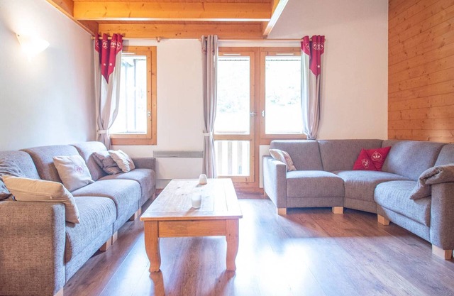 5-room duplex with balcony, pets allowed, ski-in/ski-out