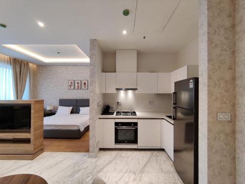 5 Star Luxury Flat in Leela Residence