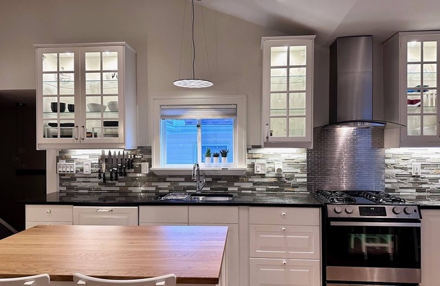 5 STARS! MPLS/ST PAUL'S POPULAR LITEN HUS-LAKE NOKOMIS/MNHAHA FALL PARK/MOA/MSP