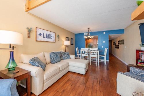 505F - Lakefront 3 Level Condo with 3 Bedrooms, 2 Baths