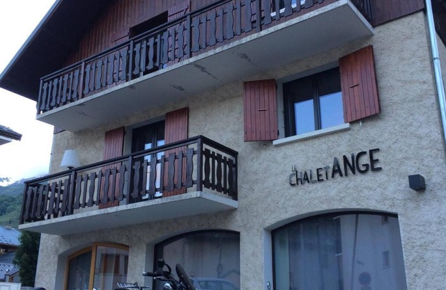 50m from shops, 1st floor, balcony, parking, ski locker, 33m², Valloire
