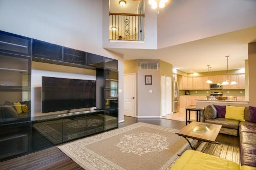 54 Mi to Dtwn DC Spacious Family Home!