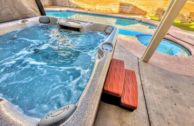 #56 Villa w/Pool & Spa: mins to LV Strip/Stadiums