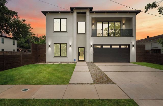 5bd|4br Modern Home w/Pool