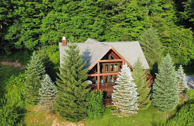 5BR Chalet | Hot Tub Fire Pit Games 3 Kings