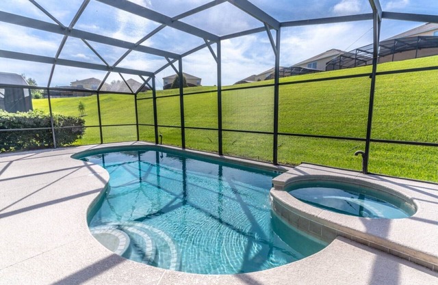 5BR Emerald Island Vacation Home – Game Room, Resort Amenities. Near Theme Parks