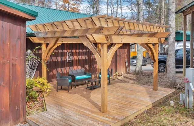 5BR Lodge in Gatlinburg with Hot Tub