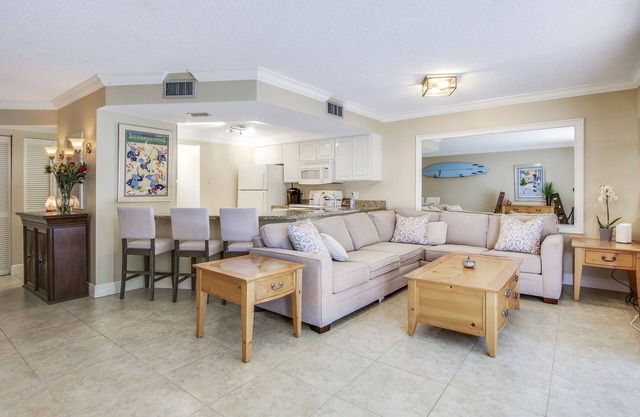 5min Walk to Jupiter Beach From this Cozy Condo