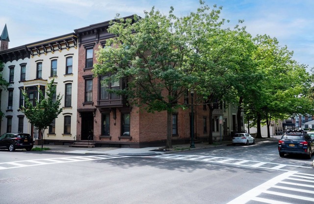 5th and Grand Lovingly Restored Brownstone Troy NY Unit 2