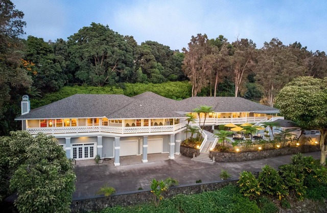 6,500+sf Private Estate Hosted Bed & Breakfast w/4 King suites