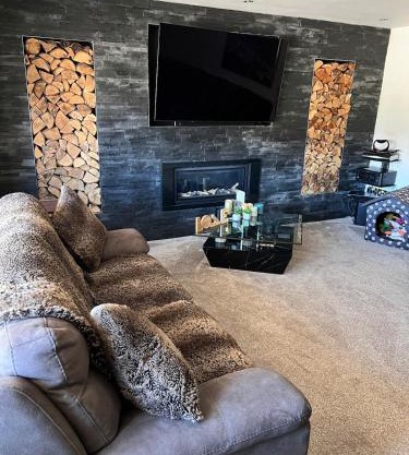 6 Bedroom 4 bathroom House 14 guests or more in Birmingham, Wolverhampton, Walsall Contractors, Family & Groups