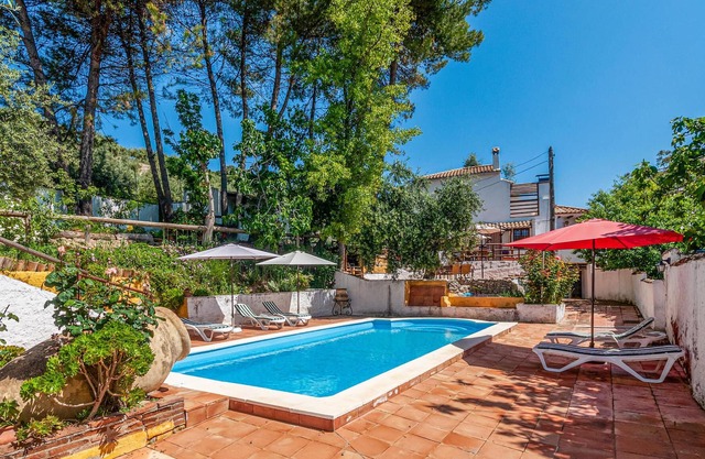 6 bedroom accommodation in Fuentes de Cesna